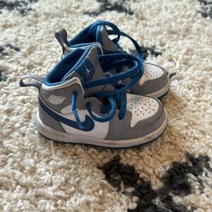 Like new Nike Toddler Jordan 1 Sz 5